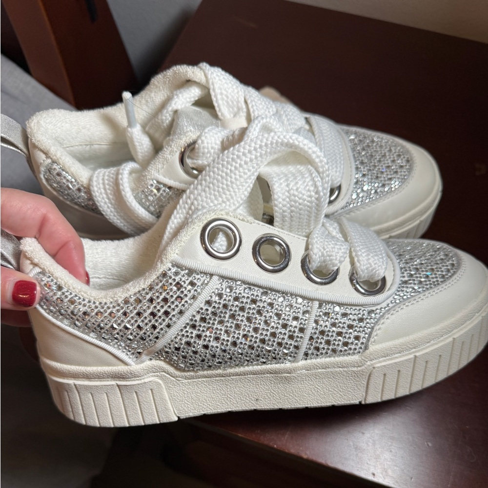 NEW GB Women’s Size 8 Rhinestone Sparkling Silver and White Sneakers